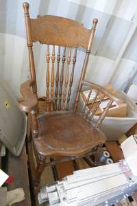 lot 118 image: Vintage rocking chair with leather seat
