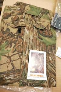 lot 119 image: 2 new realtree camo bugmosquito mesh jacket