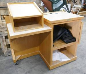 lot 136 image: Convertible deskpodiumpresentation station