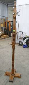 lot 138 image: Wood coat and hat rack
