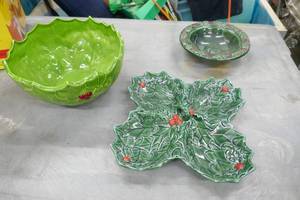 lot 181 image: 3 ceramic christmas bowls