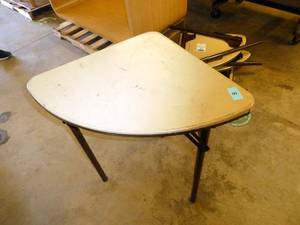 lot 198 image: 4 section table - use it as 4 corners, 2 half tables or 1 round