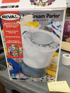 lot 190 image: Rival Home Made Ice Cream Maker _ works