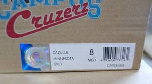 lot 204 image: New Mens size 8 MN Gophers shoes