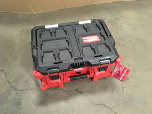 lot 44 image: Milwaukee PACKOUT 22 in. Large Portable Tool Box Fits Modular Storage System  Customer Returns See Pictures