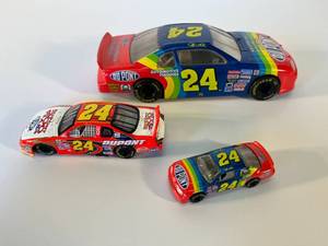 lot 11 image: NASCAR Jeff Gordon collection 1997 & 2002 Monte Carlos, Hasbro & Action  1998 Action - pristine