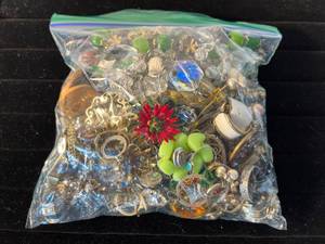 lot 59 image: fabulous assorted jewelry grab bag parts, broken pieces, missing sets, etc. - a makers dream