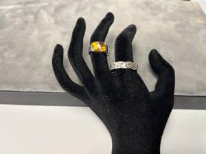 lot 80 image: 2 sterling silver rings