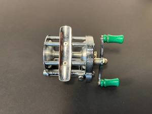 lot 99 image: completely restored fishing reel in box Pflueger #1995 Summit, made in USA