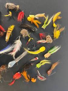 lot 106 image: shoo fly  antique hand-tied fly fishing lures