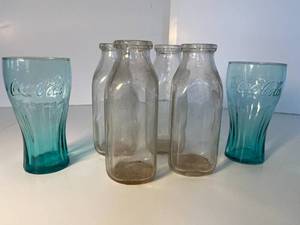 lot 119 image: 2 vintage Coke glasses  4 glass milkcream bottles