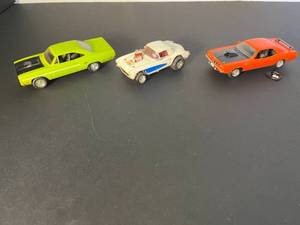 lot 136 image: they dont make um like they used to  3 vintage model kit cars
