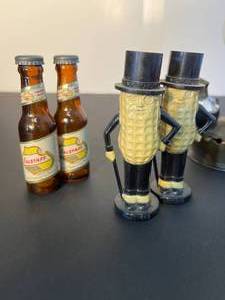 lot 143 image: fabulous collection of unique & rare vintage salt & pepper shakers Falstaff, Mr Peanut, Morton salt girl, 2 pairs of Phillips 66s, streetlight caddy wglass globe shakers & more