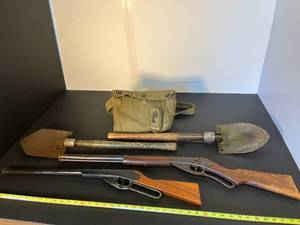 lot 164 image: vintage Daisy & Red Ryder BB guns, 2 military collapsable shovels  military canvas bag