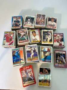 lot 207 image: lot of sports trading cards, mainly baseball