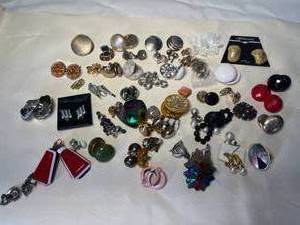 lot 219 image: assorted clip-on and screw-on vintage earrings, incldg. made in Japan & Germany