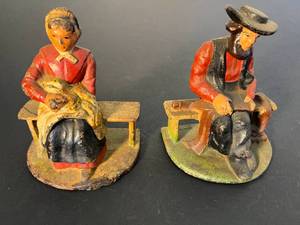 lot 185 image: fabulous pair of antique Wilton cast iron male & female bookends