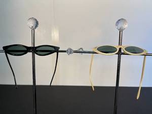 lot 167 image: 2 pairs of vintage cat-eye sunglasses Ray Ban Polyanna   Korean copy