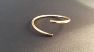 lot 248 image: 18K gold vintage childs bracelet