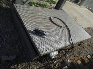 lot 1 image: Fairbanks 10000 pound capacity pall...