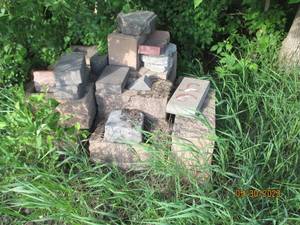 lot 12 image: Pallet of landscape block...