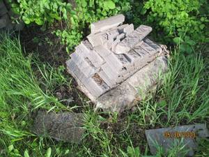 lot 16 image: Pallet of landscape block...
