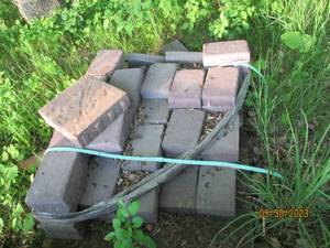 lot 25 image: Pallet of landscape block...