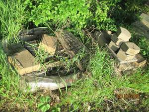 lot 32 image: 2 Pallets of assorted landscape bri...