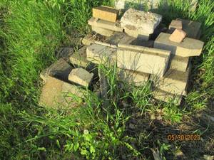 lot 33 image: Pallet of landscape block...