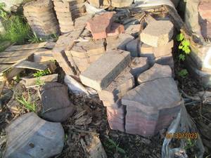 lot 35 image: Pallet of landscape block...