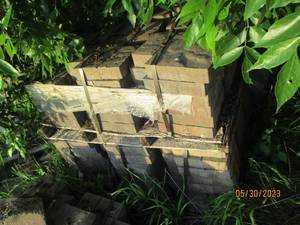 lot 39 image: Double stacked Pallet of landscape ...