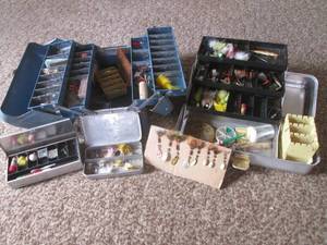 (DL) 2 Vintage Metal Fishing Tackl...