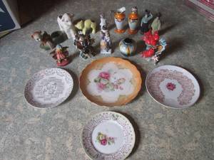(UR3) Assorted Vintage Figurines, P...