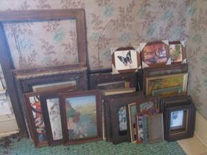 (UR4) Assortment of VintageAntique...