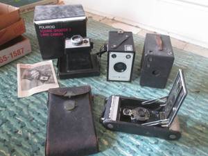 (DL) Vintage Cameras Including Pol...