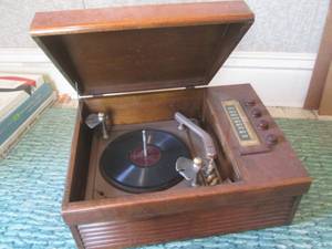 (UR3) Vintage Air King Radio Record...