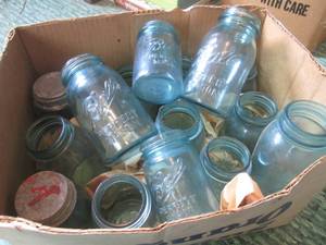 (DL) 15 Vintage Canning Jars...