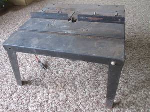 (DL) Small Router Table with Route...