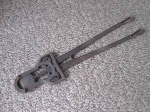 (DL) VintageAntique Bull Horn Cut...