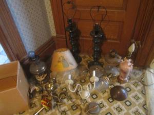 (UH) Assorted LampsLighting, Parts...