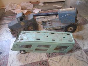 (UR1) Vintage Metal Toys...