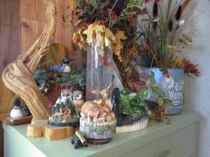 lot 202 image: Household Dcor with Driftwood and...