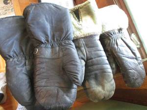 lot 206 image: 2 pair  Winter Gloves...