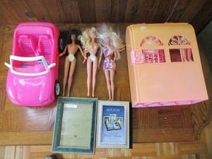 lot 210 image: Barbie Toy Set and Picture Frames...