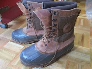 lot 223 image: Lacrosse Boots size 13...