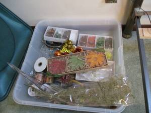 lot 242 image: Household Dcor with Tote...