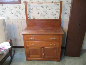 lot 251 image: Vintage Dresser...