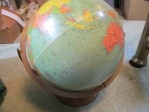 lot 267 image: Globe...