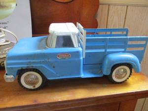 lot 268 image: Model Tonka Truck...