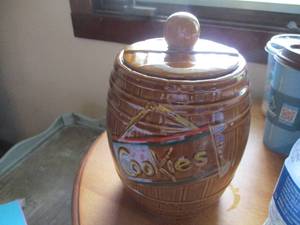 lot 293 image: McCoy Cookie Jar...